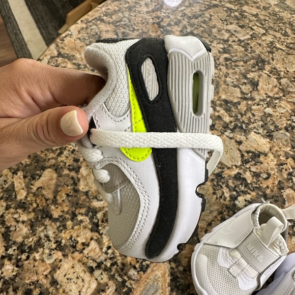 Nike Baby Shoes 4C - Picture 8 of 8